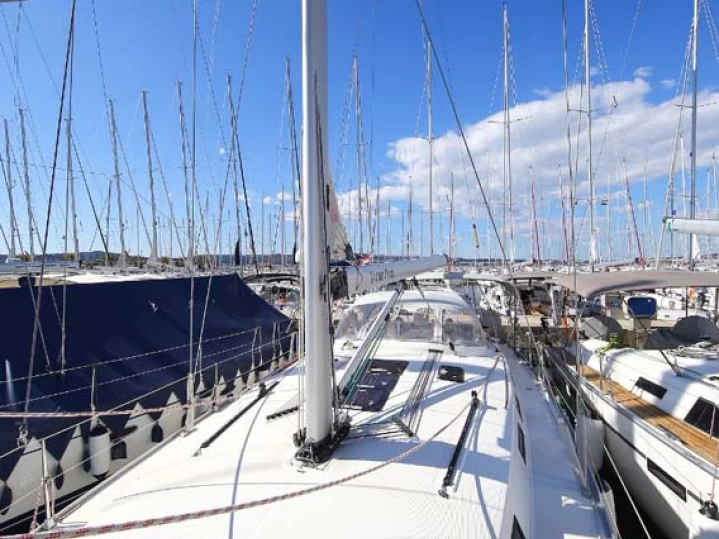 Bareboat Rental Sailboat Bavaria with a boat licence