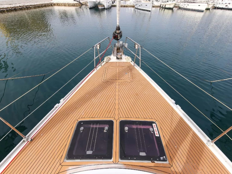 Sailboat for rent Jezera at the best price