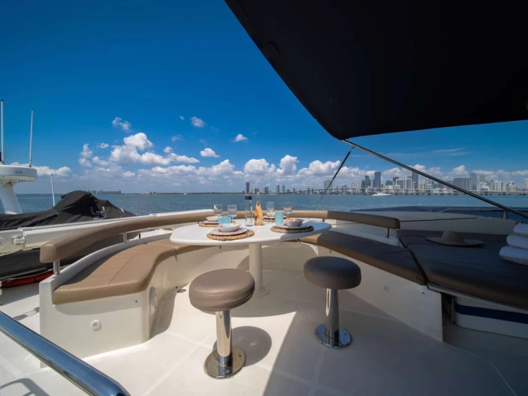 Luxury Yacht for rent Miami at the best price