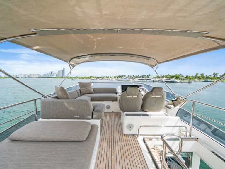 Luxury Yacht rental with or without captain Azimut Miami