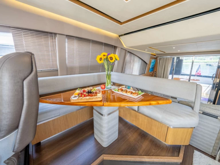 Yacht charter Manhasset cheap Sea Amber