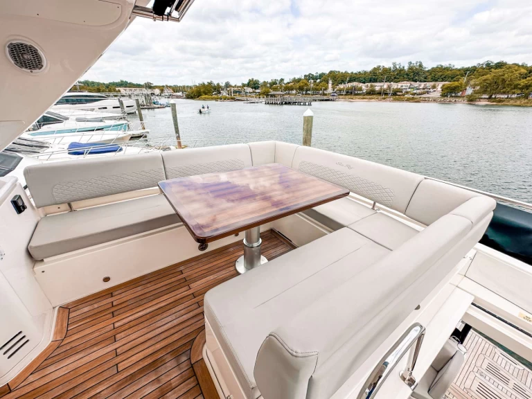 Boat rental Sea Ray Sea Amber in Manhasset on Samboat