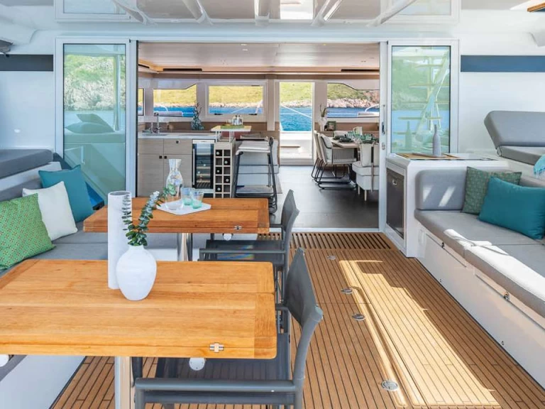 Luxury Yacht for rent Martinique at the best price