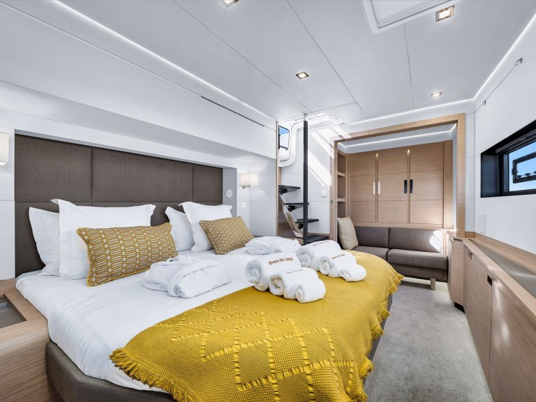 Fountaine Pajot Alegria 67 in Cannes on SamBoat