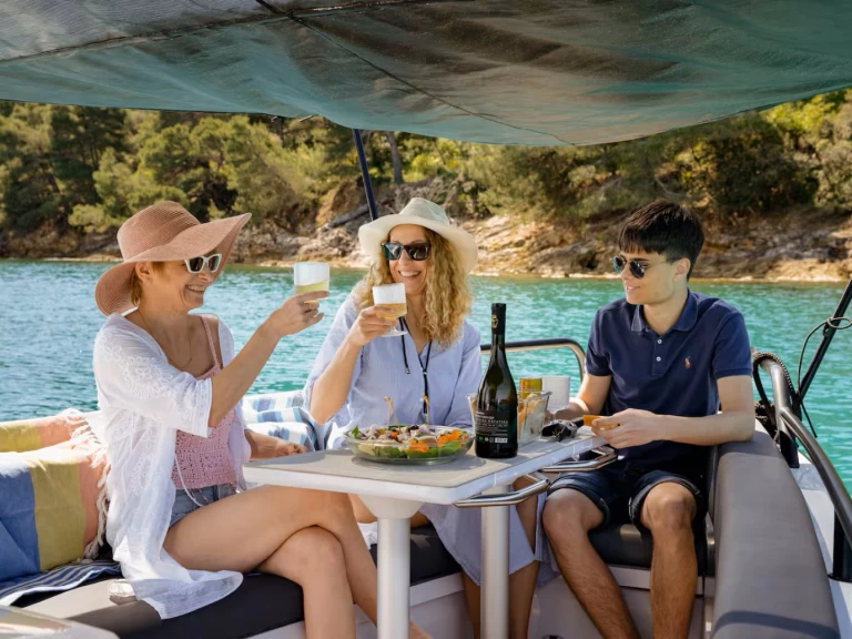 Rent a Axopar 28 cabin Zadar