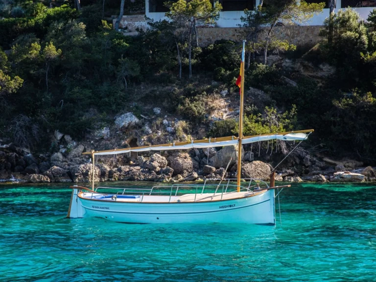 Medvolt Marine M7 charter bareboat or captained in  Club Náutico Moraira