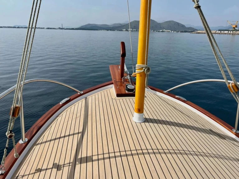 Yacht charter Club Náutico Moraira cheap M7