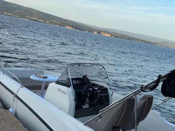 Motorboat rental in La Ciotat - Quicksilver Activ 605 Open
