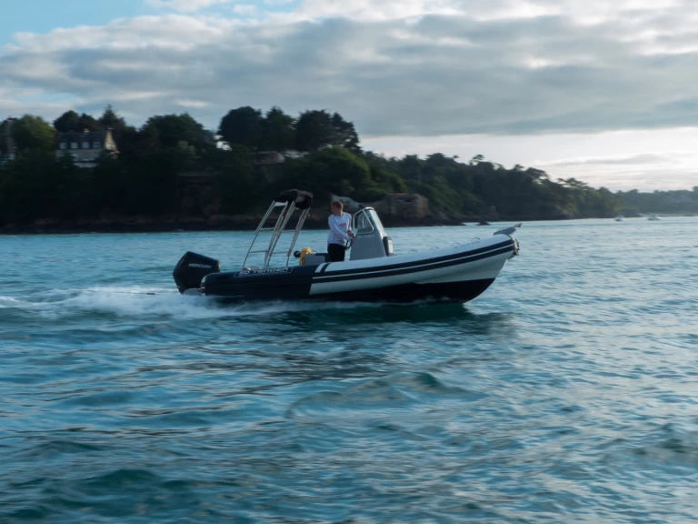 Boat rental 3D Tender Lux 655 in Saint-Malo on Samboat