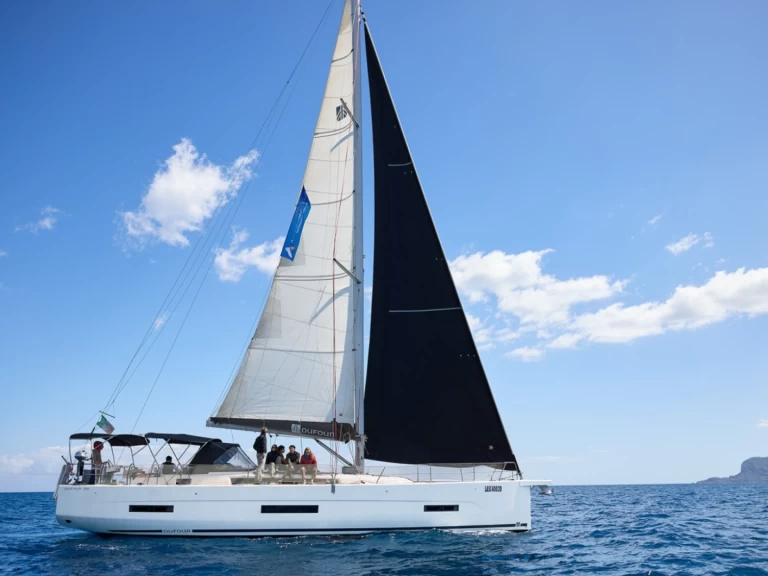 Boat rental Dufour Dufour 530 in Palermo on Samboat