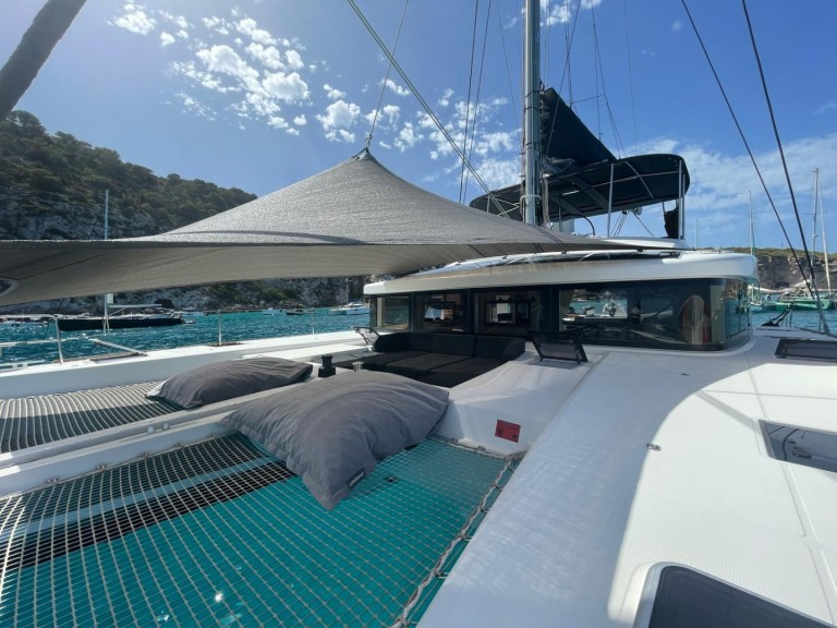 Lagoon Lagoon 52F ( + crew)  charter bareboat or captained in  Santa Eulària des Riu