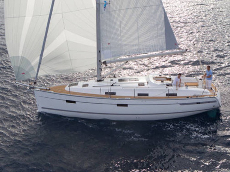 Sailboat rental in Palma de Mallorca - Bavaria Cruiser 36