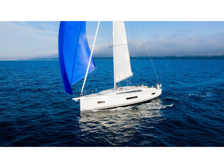 Sailboat for rent Paros (Island) at the best price