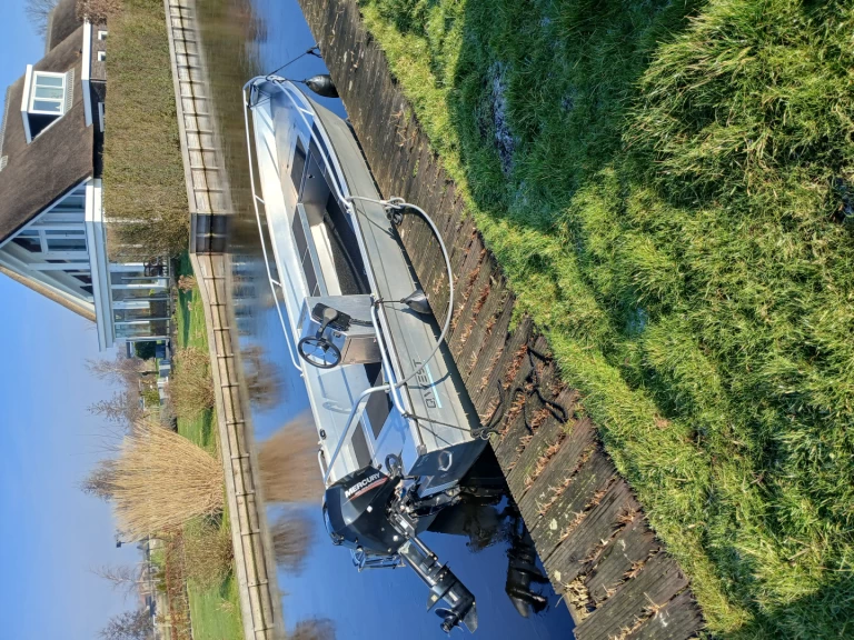 Rent a qwest r500 Vinkeveen