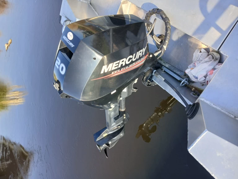 qwest r500 charter bareboat or captained in  Vinkeveen