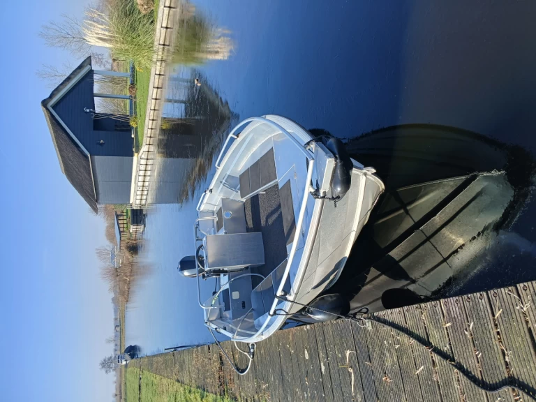 Motorboat for rent Vinkeveen at the best price