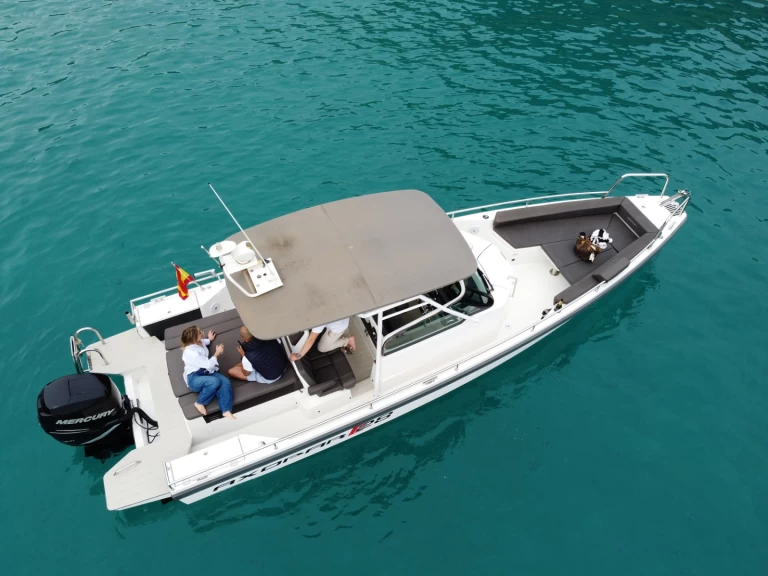 Motorboat for rent Club Nàutic Santa Ponsa at the best price