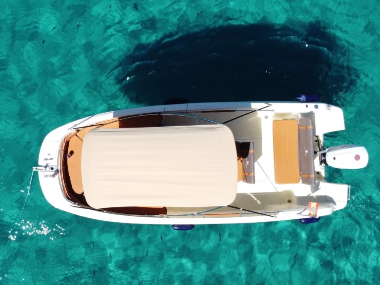 Rent a Invictus  Invictus 190 FX Club Nàutic Santa Ponsa