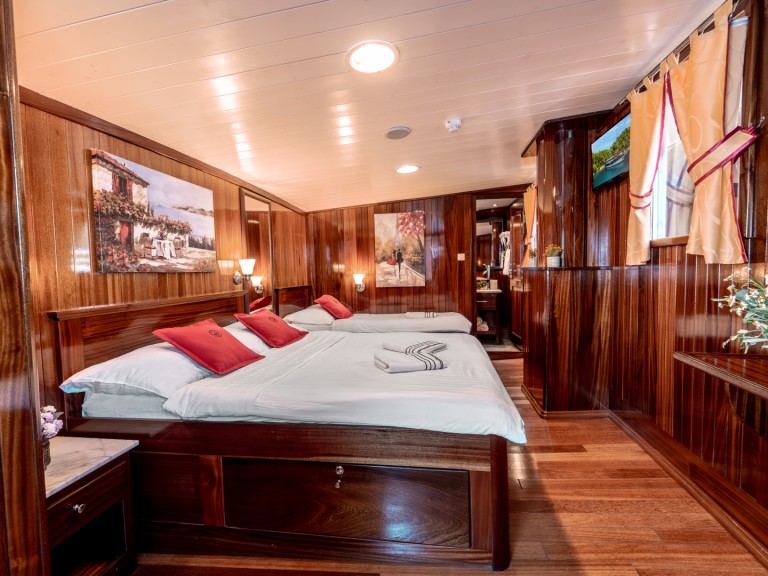 Sailboat for rent Split at the best price