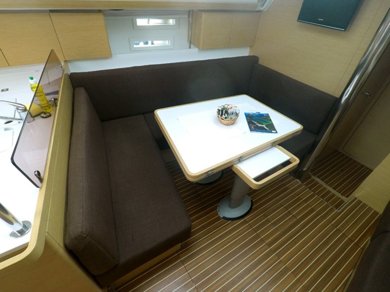 Sailboat rental in Šibenik - Elan Impression 444