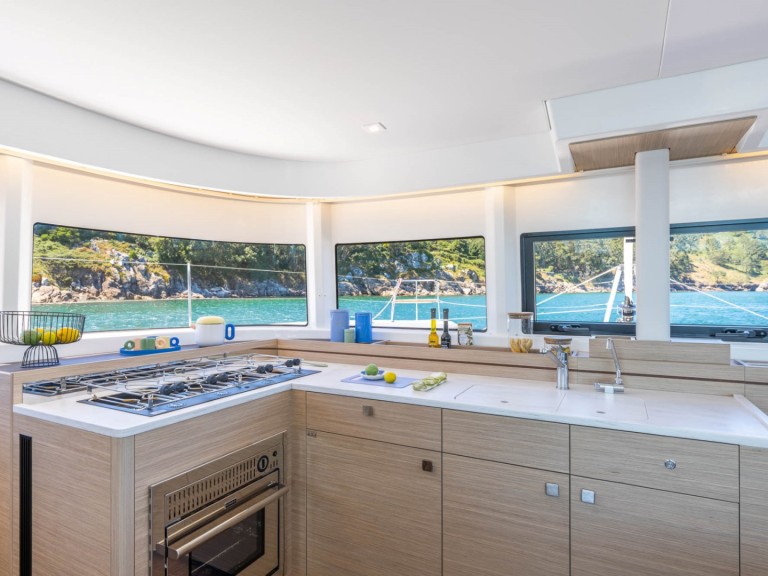 Boat rental Lagoon Lagoon 43 in Sant Antoni de Portmany on Samboat