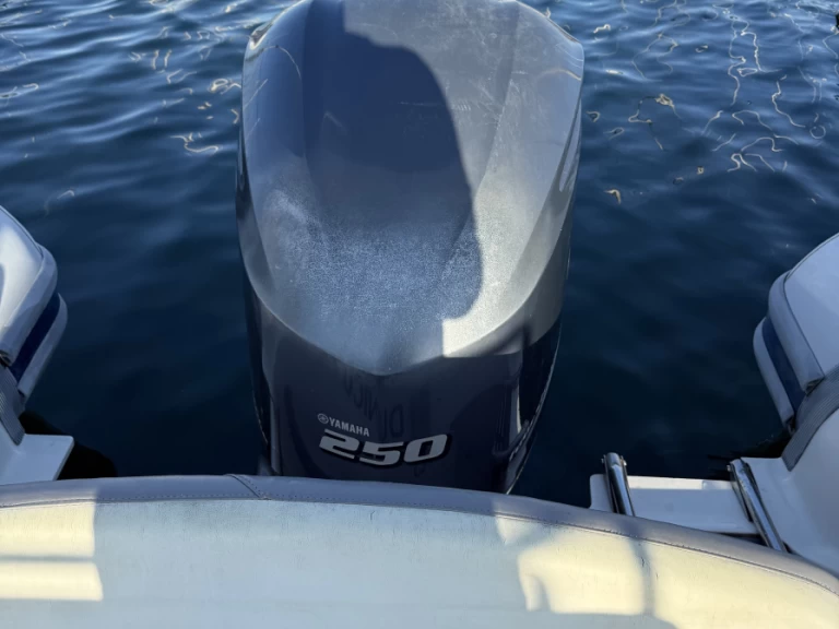 Capelli Tempest 750 Top in Solenzara on SamBoat