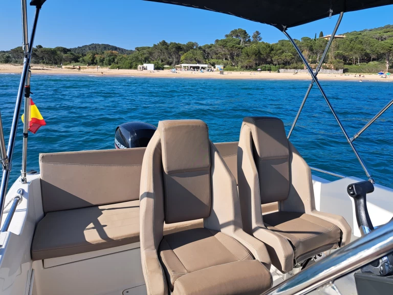 Motorboat rental in Marina de Palamós - Quicksilver Activ 605 Open Pack Sport