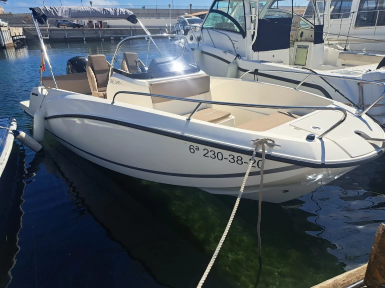 Motorboat rental with or without captain Quicksilver Marina de Palamós