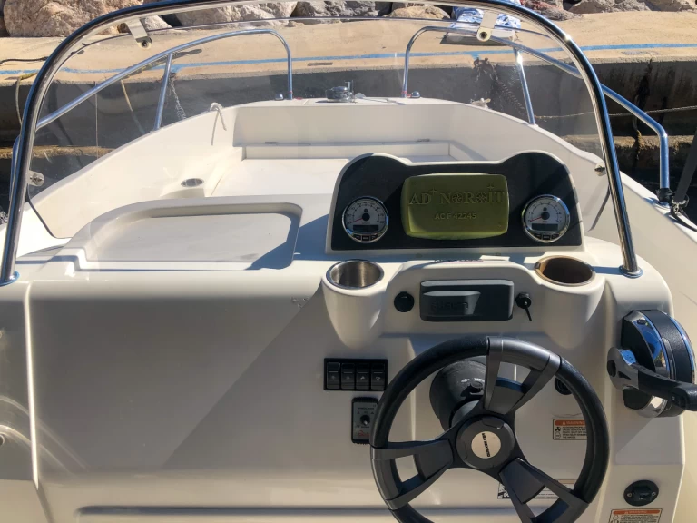 Motorboat rental in Carry-le-Rouet - Quicksilver Activ 605 Open