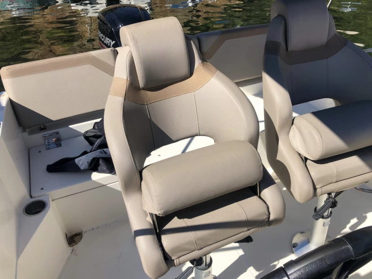 Boat rental Quicksilver Activ 605 Open in Carry-le-Rouet on Samboat
