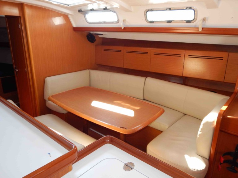 Sailboat rental in Piraeus - Bénéteau Cyclades 50.5