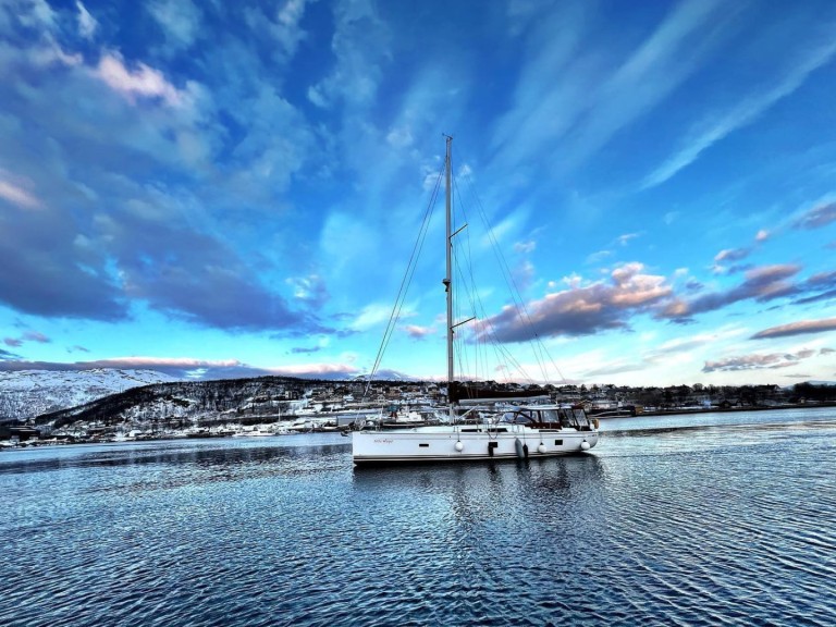 Bareboat Rental Sailboat Hanse with a boat licence