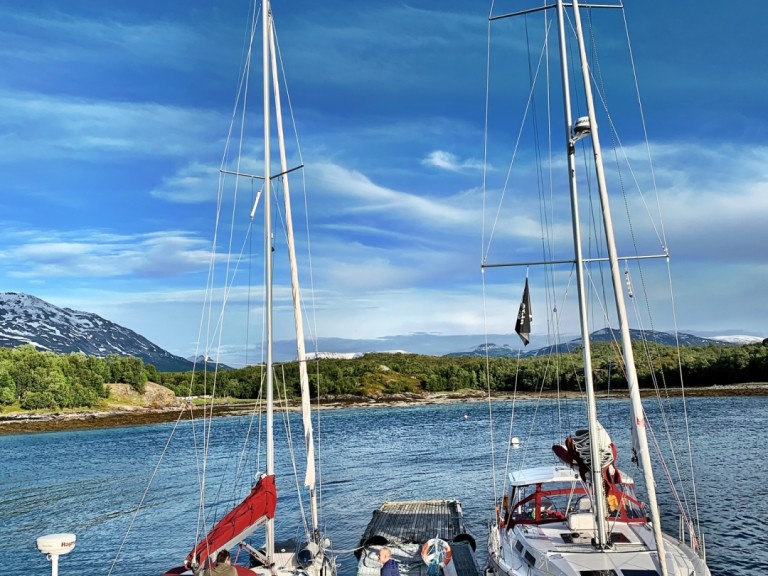 Sailboat for rent Eidkjosen at the best price