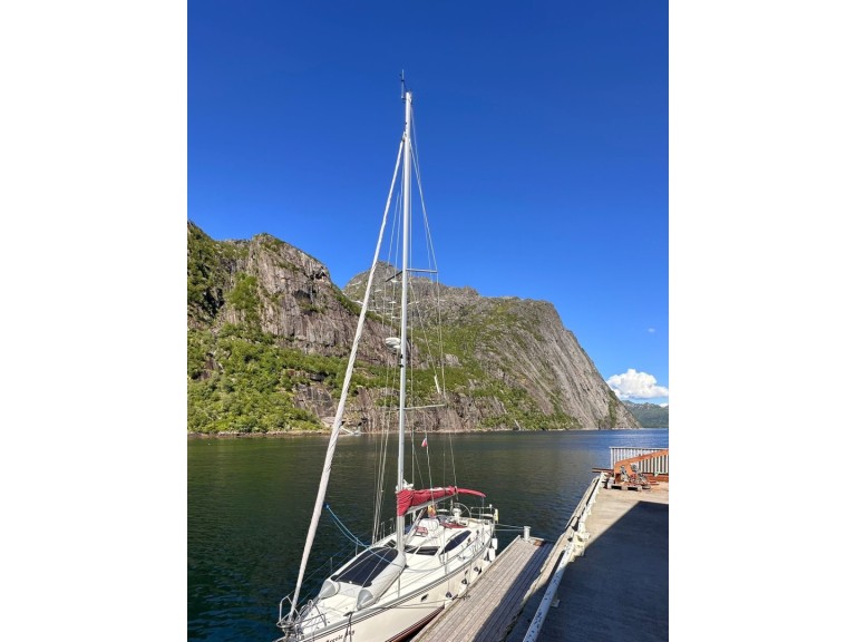 Yacht charter Eidkjosen cheap Delphia 40