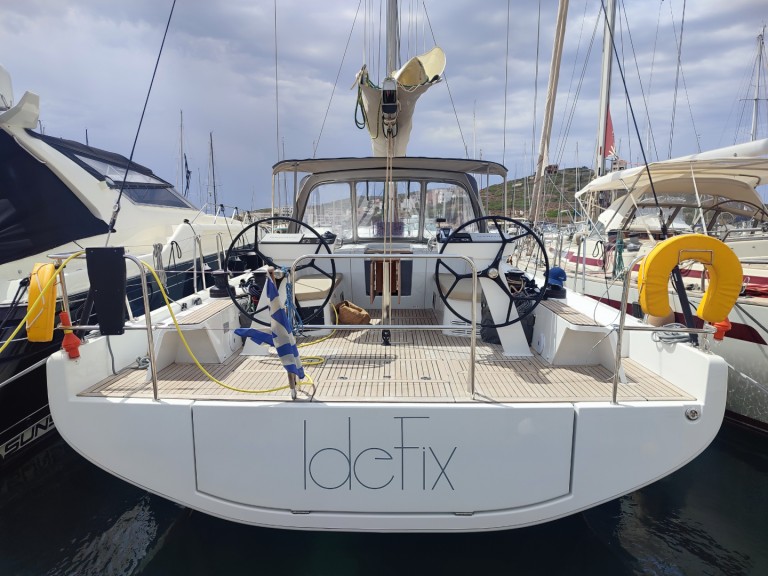 Yacht charter Lávrio cheap First 44