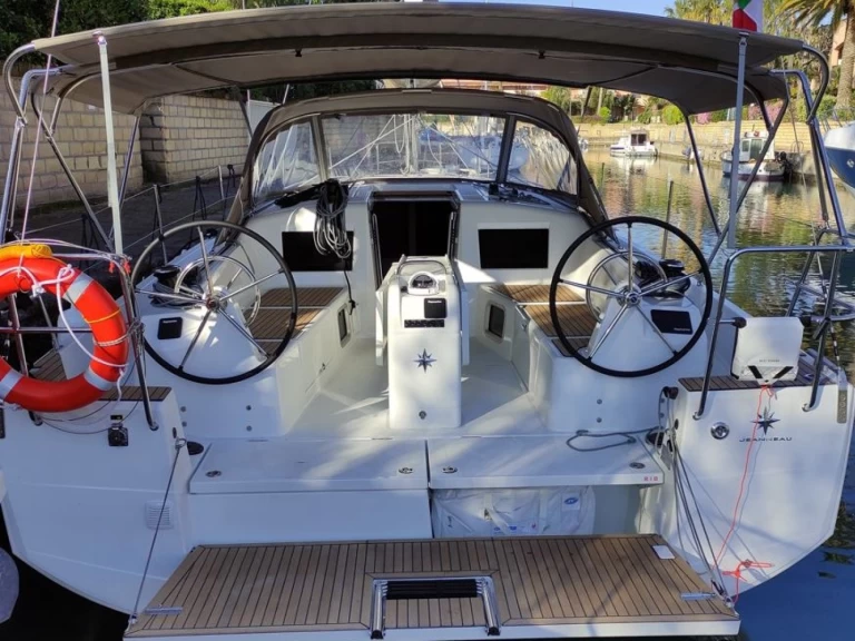 Rent a Jeanneau Sun Odyssey 410 Furnari