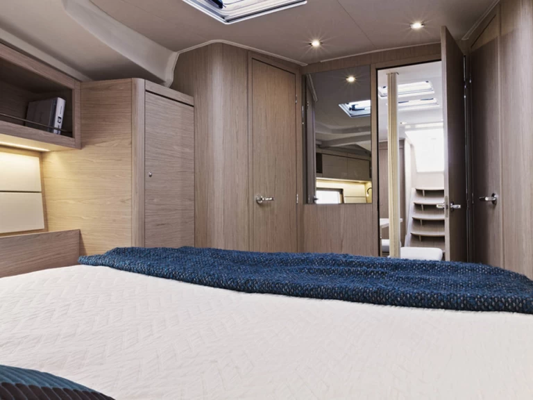 Boat rental Bénéteau Oceanis 46.1 in Marina (City) on Samboat