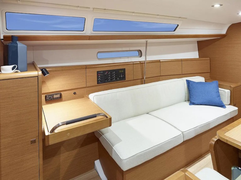 Bareboat Rental Sailboat Jeanneau with a boat licence