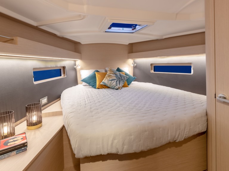 Yacht charter Road Town cheap Oceanis 41