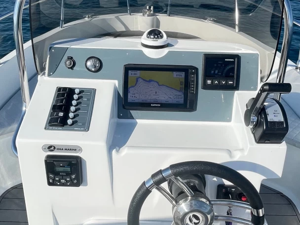 Motorboat for rent Rovinj at the best price