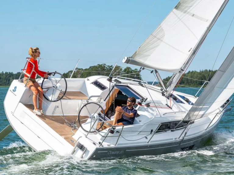 Boat rental Bénéteau Oceanis 30.1 in Furnari on Samboat