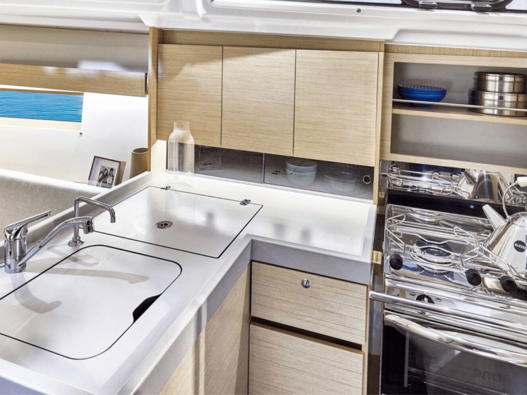 Sailboat rental with or without captain Bénéteau Lefkáda