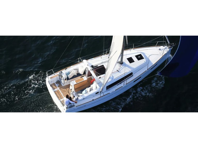 Rent a Bénéteau Oceanis 35 Furnari