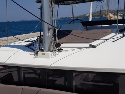 Boat rental Lagoon Lagoon 450 F in Lefkáda on Samboat