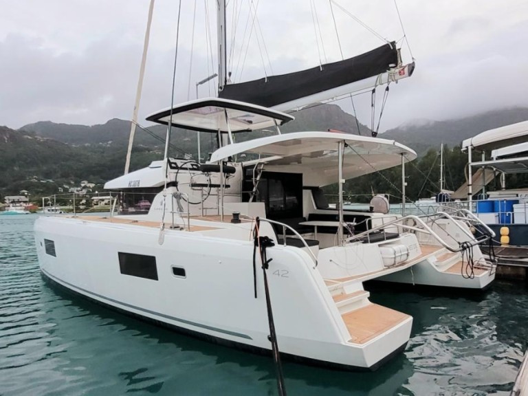 Catamaran rental with or without captain Lagoon Mahé