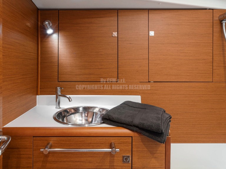 Jeanneau Jeanneau S.O.449 in Capo d'Orlando on SamBoat