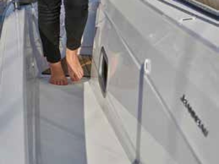 Sailboat for rent Capo d'Orlando at the best price