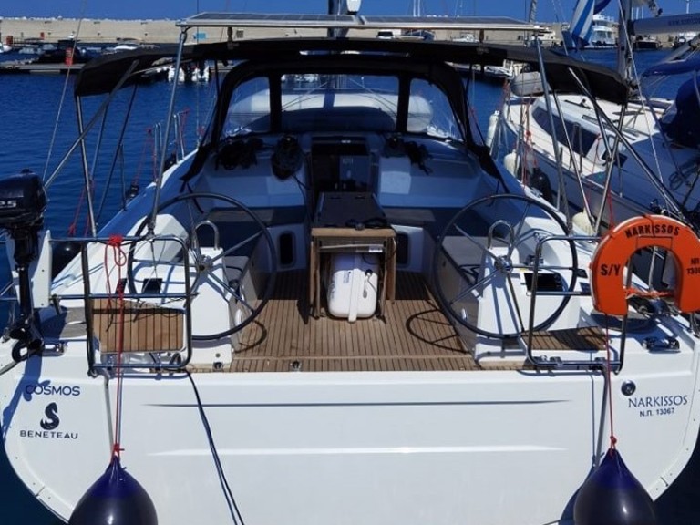 Sailboat rental in Sami - Bénéteau Oceanis 40.1