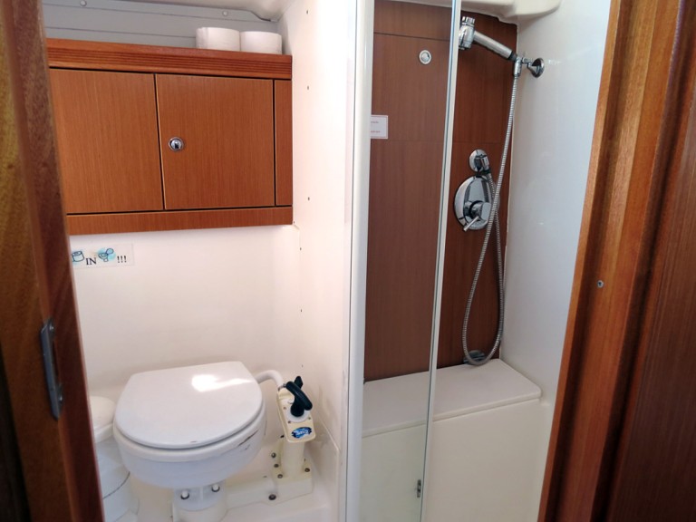 Bareboat Rental Sailboat Bavaria with a boat licence