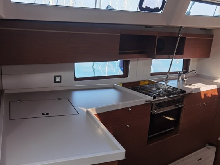 Sailboat rental with or without captain Bénéteau Préveza